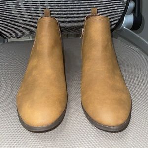 Brown 12 M women’s boots